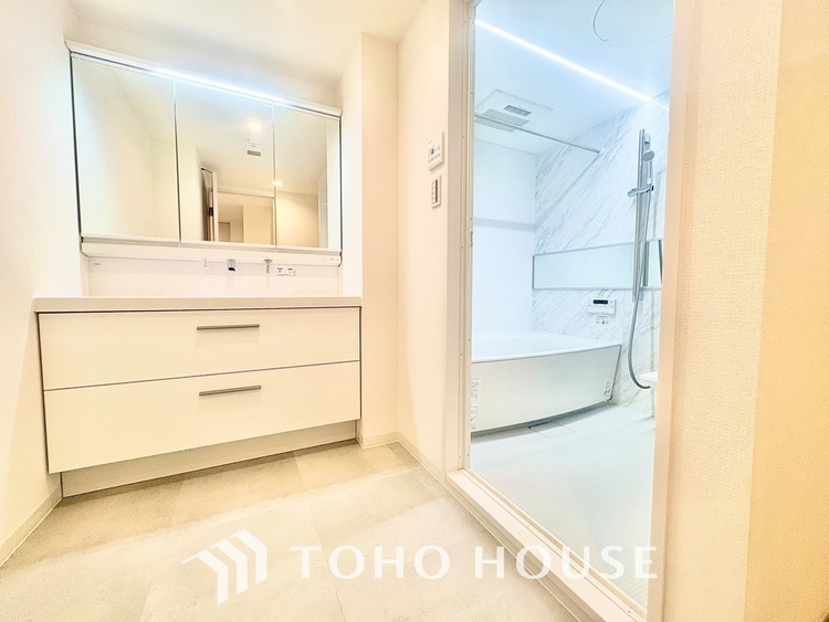 洗面 ◆洗面◆清潔感のある水回り。白で統一されたスタイリッシュな空間。毎日使う場所だから究極にシンプルにこだわりました。