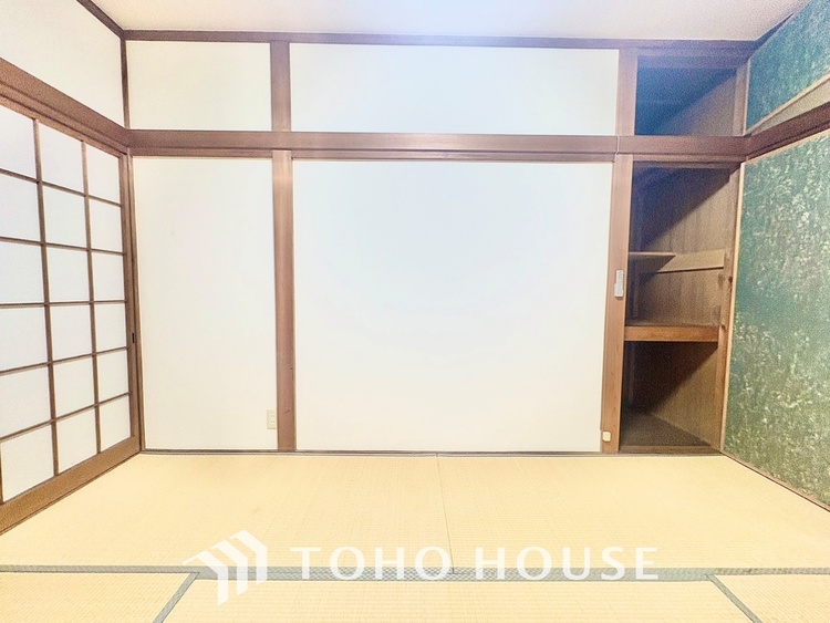 内装 【隠された美しさ】流麗な音楽が流れているような繊細でいながら整然かつ堅牢なこの空間。この空間は確かに美しい。しかし、そこには美しさ以上のものが隠されている。