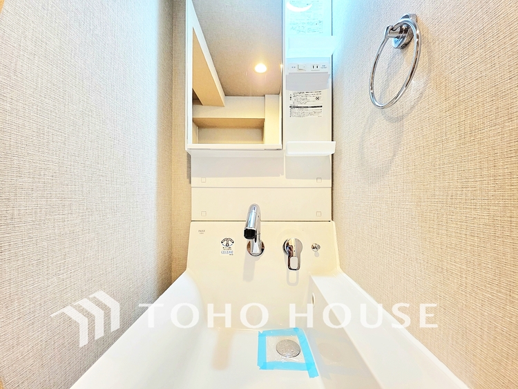 洗面 このお家で始まる毎日は、きっとご家族にとってかけがえのない大切現在リフォーム中。新しく生まれ変わる室内は、快適な暮らしを彩な時間になります。明るく温かい空間で、たくさんの思い出を作っていってください。