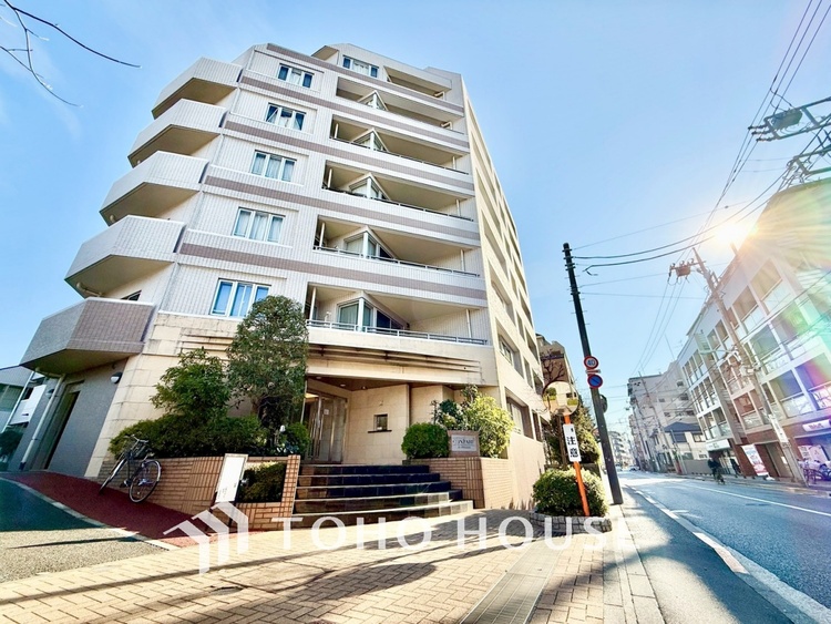 外観 ◆共有空間◆些細な事でほっぺを膨らまして怒る君。それでも僕達はこれからも一緒だよ。喧嘩をしても離れたくないから一つはさんだ同じ場所にいる。分かるよ。そこに君が