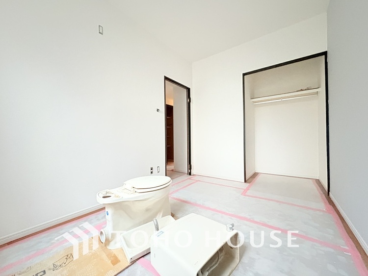 内装 1日の疲れを癒し、心地よく寛げるようゆったりとした広さをしています（リフォーム中）