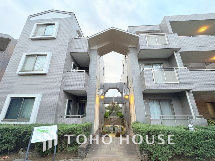 外観 〜自然豊かでありながら利便性にも優れた住環境〜南西向きリフォーム住戸〜