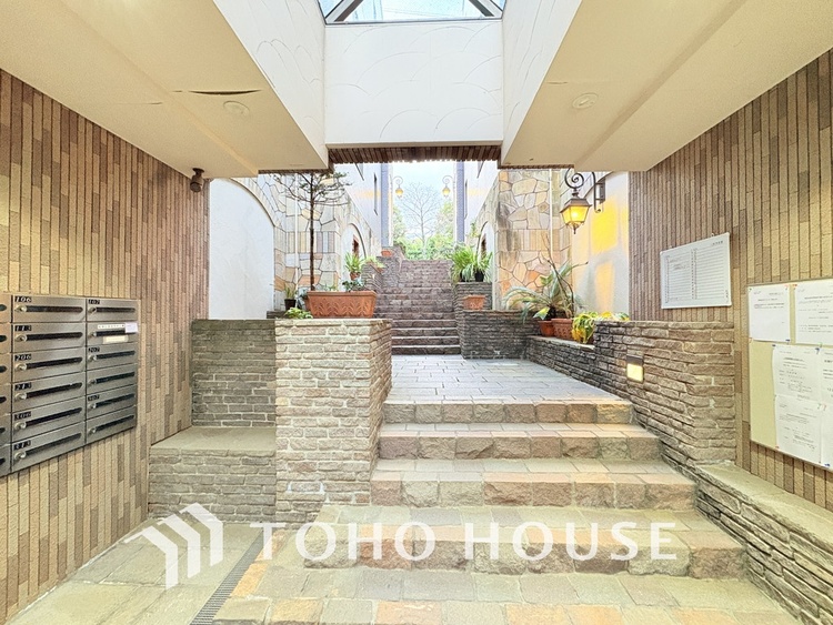 エントランス 手入れの行き届いたエントランス