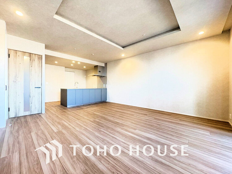 内装 広がりのある住空間、家族が集まるリビング・ダイニング