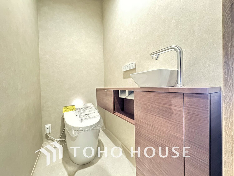 トイレ トイレには快適な温水洗浄便座付