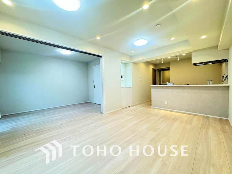 内装 家族みんなが爽やかに過ごせるように、光をたっぷり取り込んだLDK