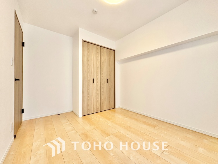 内装 寝室は一日の疲れを癒す大切な空間。快適で落ち着けるおすすめの間取りです。