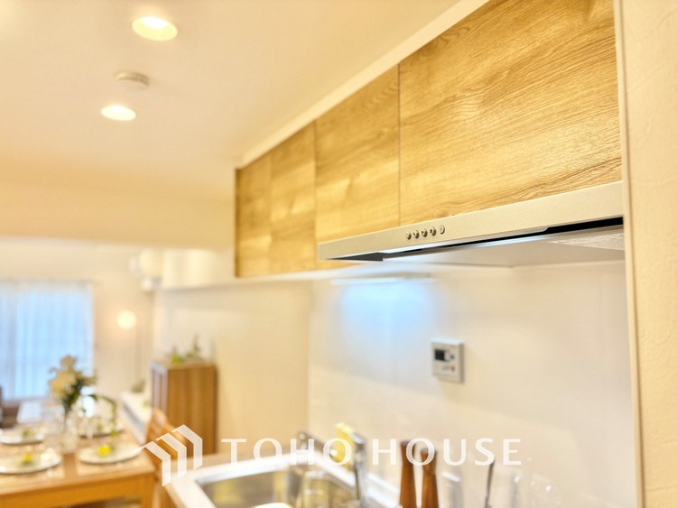 キッチン 五感を刺激する、美食のクリエイティブな場所。ここはただの調理場ではなく、豊かな人生を紡ぐための特別な空間です。