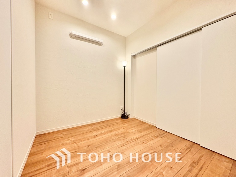 内装 感性を育むプライベートルームはシンプルでスマートな空間