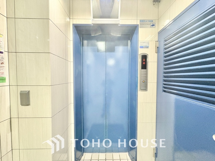 外観 明るく大きなリビングは、家族の安心と快適を育む空間。のびやかな広さが毎日の暮らしをより豊かに彩ります。