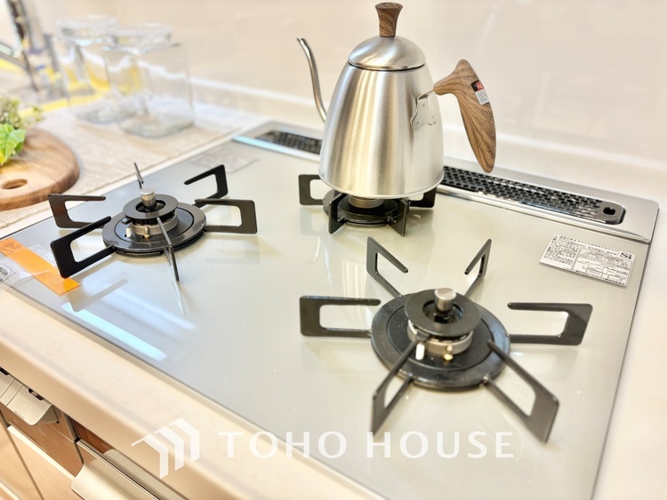 キッチン 時を超えて愛されるデザインが、日常を特別なひとときへと昇華させます。この場所から、心満たされる豊かな食卓が始まります。