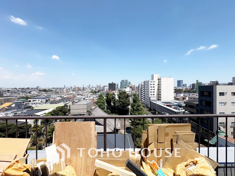 内装 【Ease】家族個々の安らぎの空間。プライベートなBedRoomは暮らす方の感性で造り上げたいもの。誰もが好みで飾れるシンプルな室内に仕上げてあります。