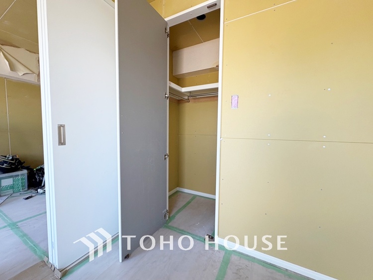 内装 【Quietness】プライベートなお部屋では静かに時を過ごしたい。読書をして、物思いにふける・・光りに満たされた安らぎの空間をがここにはあります。