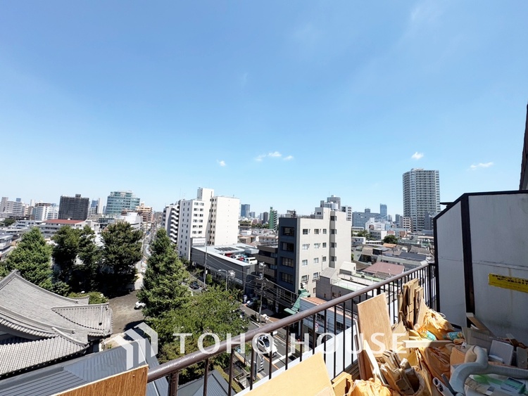 内装 【smart design】◆スマートデザイン◆太陽の光をスマートにリビングへ。優しくいざなわれた採光が朝は目を覚ませ、昼はくつろぎ、そして夕刻には温もりを与える。他にはないおしゃれなデザインで。