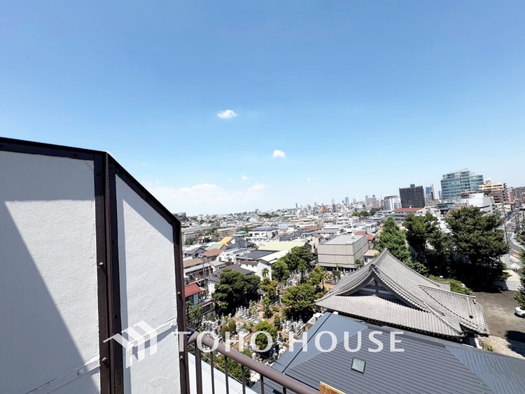 内装 【Cool wind】◆窓を開けると◆冷涼な風、そよぐリビング。だんらんの場所はここから始まり、ここで終わる。家族の笑顔が集う素敵な場所だから、こだわり抜いた思いが詰まっているのだと思う。