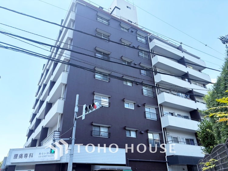 収納 【closet】奥行きのあるクローゼットを採用。衣装ケースや、掃除機といった電化製品まで多くの物を収納できるようなつくりになっております。是非一度、ご自身の目でお確かめ下さい。