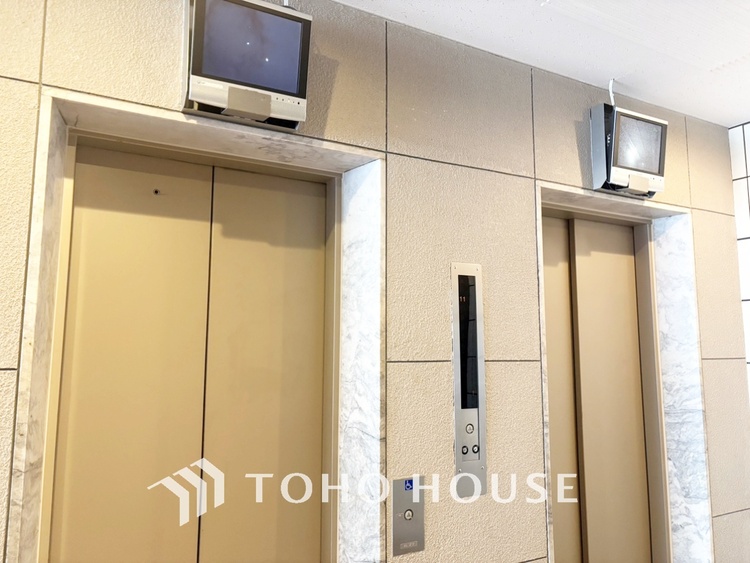 その他 【House of the Sun】太陽の温かな光がお家全体を照らす。そこには目を輝かせ笑顔で見つめてくれる君がいて、「ただいま」の言葉がこだまする。そんな君の瞳に恋している。