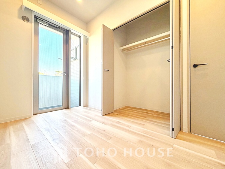 内装 プライベートなお部屋では静かに時を過ごしたい。読書をして、物思いにふける・・光りに満たされた安らぎの空間＊配置してある家具や小物はCGによるイメージ画像です。