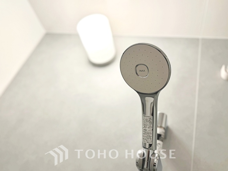 風呂 【Blue sky terrace】見上げると、空。時間を忘れ大空を見上げるなんて、いつぶりだろうか。こんなにも広く美しい情景がこの頭上にあったなんて。時間を忘れ、時を知る。