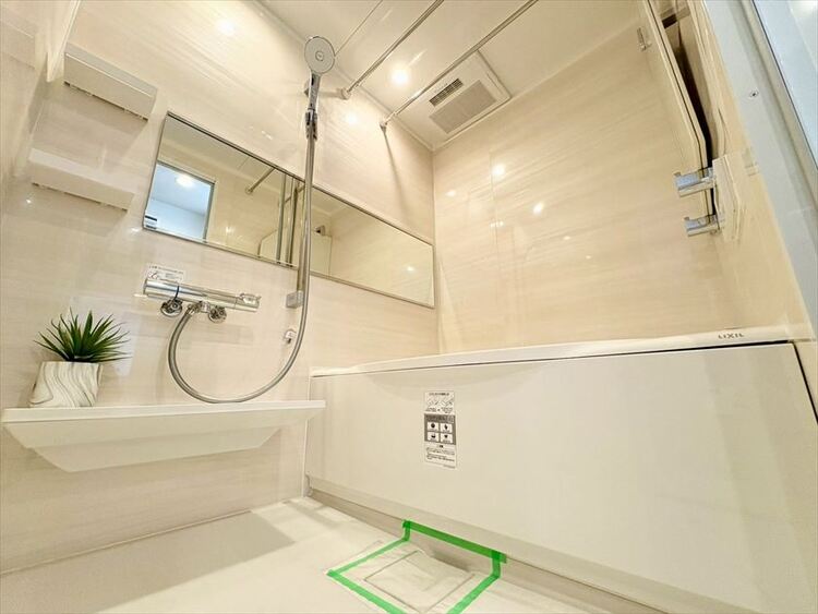 風呂 【BATHROOM】◆プライベートな空間◆simpleだからrelaxできるんです。こころもからだもキレイさっぱり。