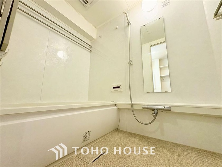 風呂 【BATHROOM】◆プライベートな空間◆simpleだからrelaxできるんです。こころもからだもキレイさっぱり。