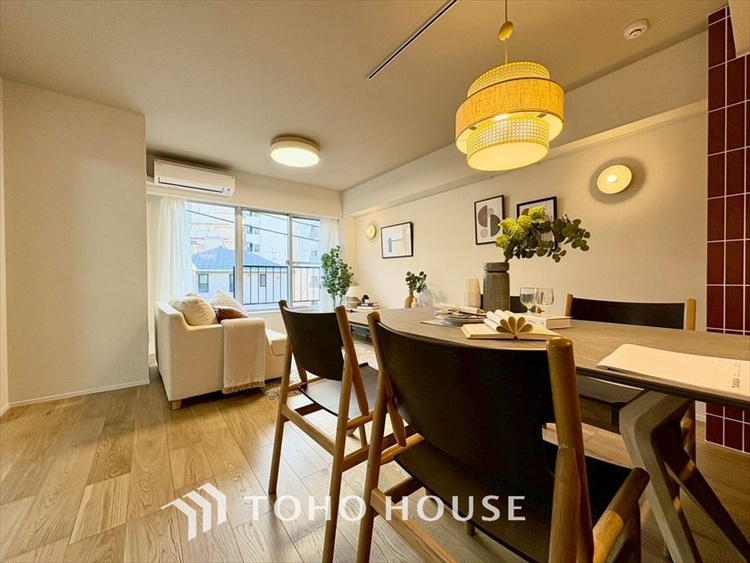 内装 【LIVING】◆煌びやか◆愛おしい家族との団欒の時間をより一層幸せなものに感じさせる煌びやかなLDK。輝かしい毎日が待っています。