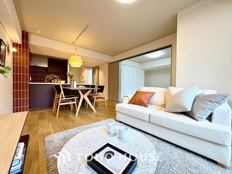 内装 【LIVING】◆眩い◆光が燦々と入り、家族の笑顔を照らす。「いつまでも続いて」と願う夢のような毎日がここにある。