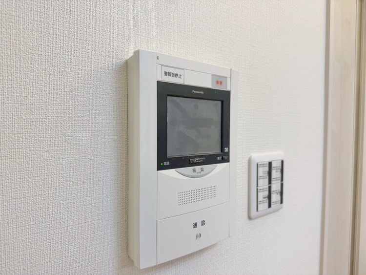 その他 誰が来てもわかる様にモニター付きインターホンを設置。