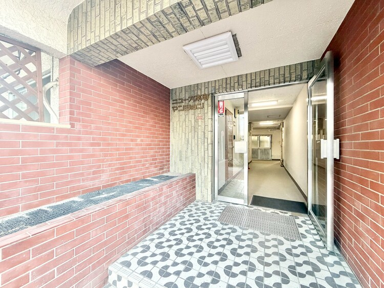 その他 上質感漂う玄関アプローチです。