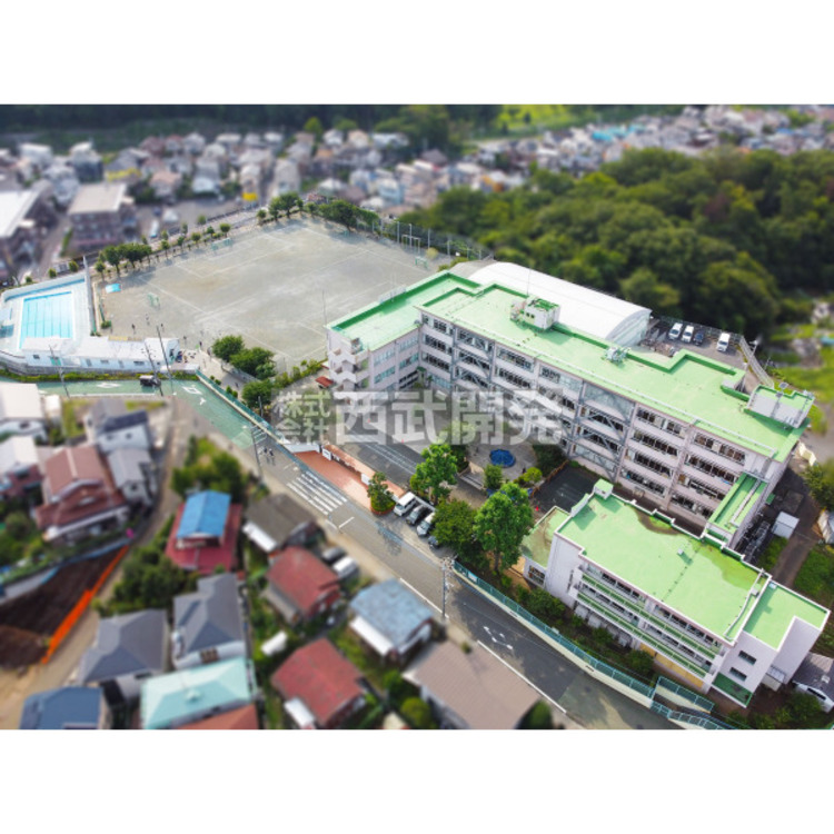 周辺 回田小学校(約650m)