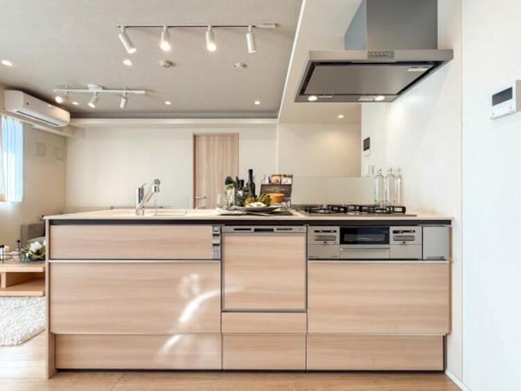 キッチン リビング全体が見渡せる対面式システムキッチン。食事の用意をしながらご家族との会話も弾み笑顔溢れる空間です。