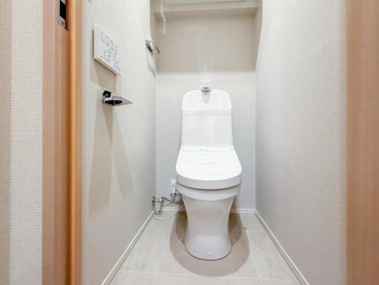 トイレ 清潔感のあるシンプルで使いやすいトイレです。
