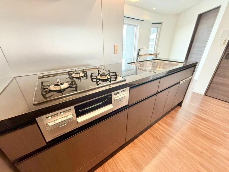 その他 開放感のあるキッチンスペース。調理をしながら、会話も弾みそうですね。