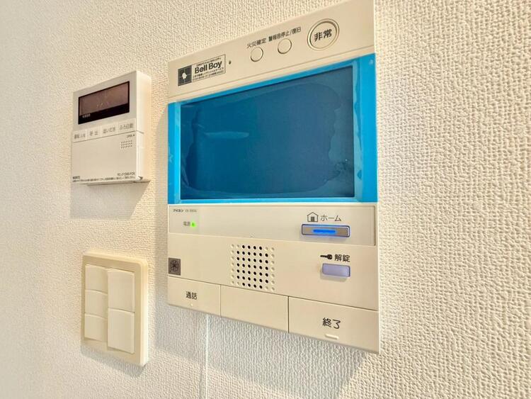 その他 誰が来てもわかる様にモニター付きインターホンを設置。