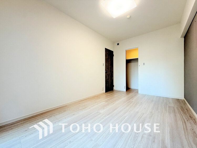 内装 シンプルですっきりとした室内は飽きのこない居心地の良い雰囲気