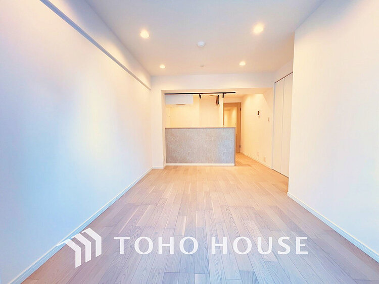 内装 広がりのある住空間、家族が集まるリビング・ダイニング