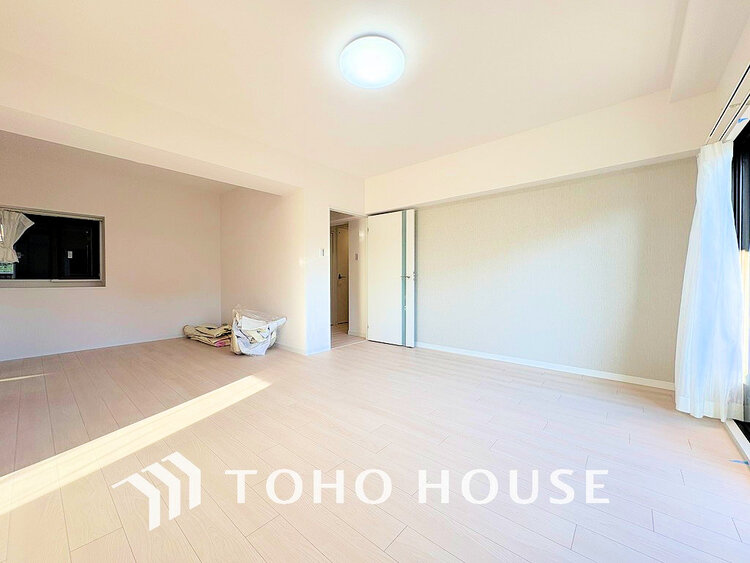 内装 上質な時間を育む暮らしのメインステージ。寛ぎとコミュニケーションを育む居心地のよい場所