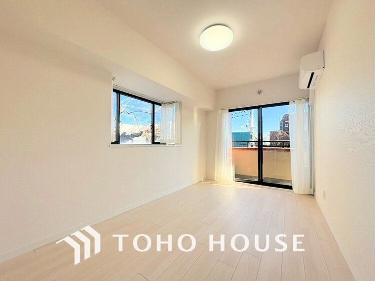 内装 シンプルですっきりとした室内は飽きのこない居心地の良い雰囲気