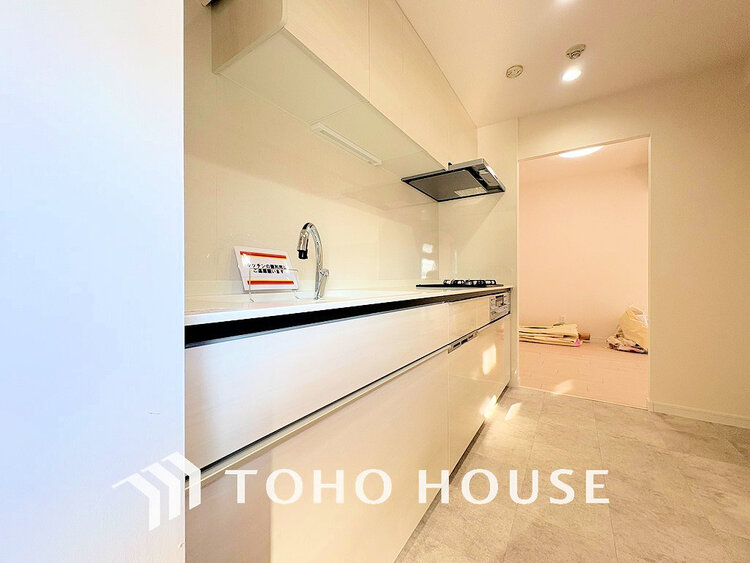 キッチン シンプルな部屋の雰囲気に溶け合うナチュラルキッチン