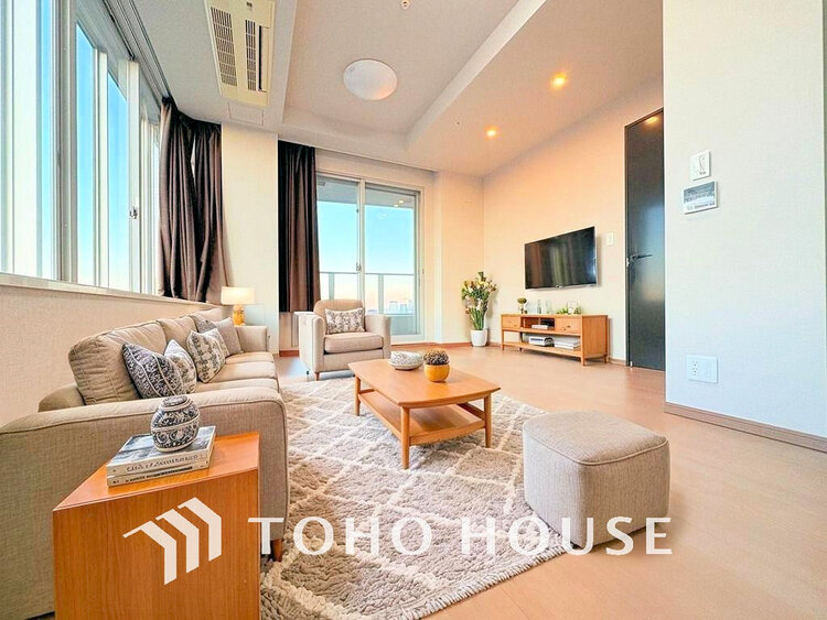 内装 明るいLDKは自然と家族が集まるコミュニケーションの場所に（家具はすべてCGです）