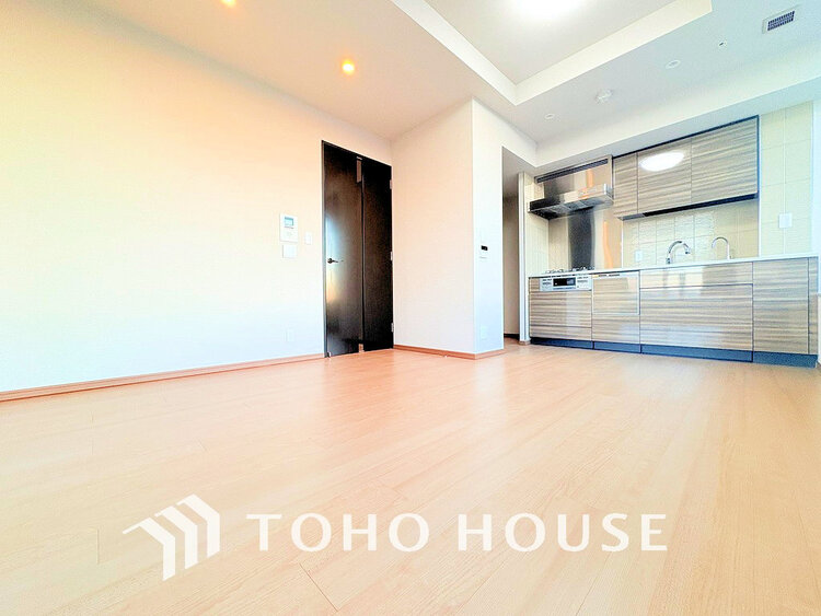 内装 広がりのある住空間、家族が集まるリビング・ダイニング