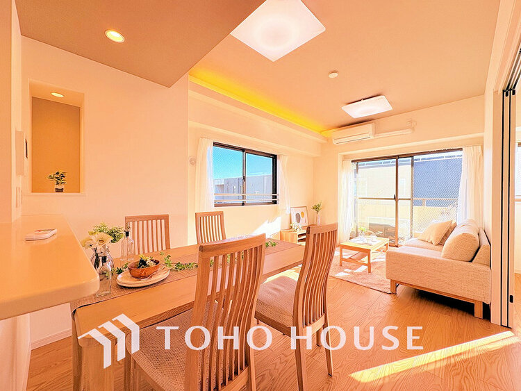 内装 広がりのある住空間、家族が集まるリビング・ダイニング