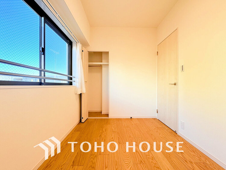 内装 シンプルですっきりとした室内は飽きのこない居心地の良い雰囲気