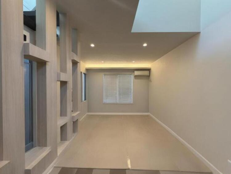 居間 ●〇仕事も趣味も子どもの成長も、ぜんぶ同じ屋根の下で無理なく両立できる間取り。帰るたび『うち最高』と自慢したくなる新築戸建、ここから新生活スタート。さあ今日から胸を張れるマイホームにしませんか〇●