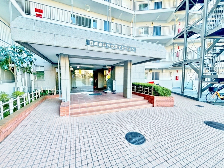 エントランス 外と内をつなぐエントランスは、まさに顔となる場所。