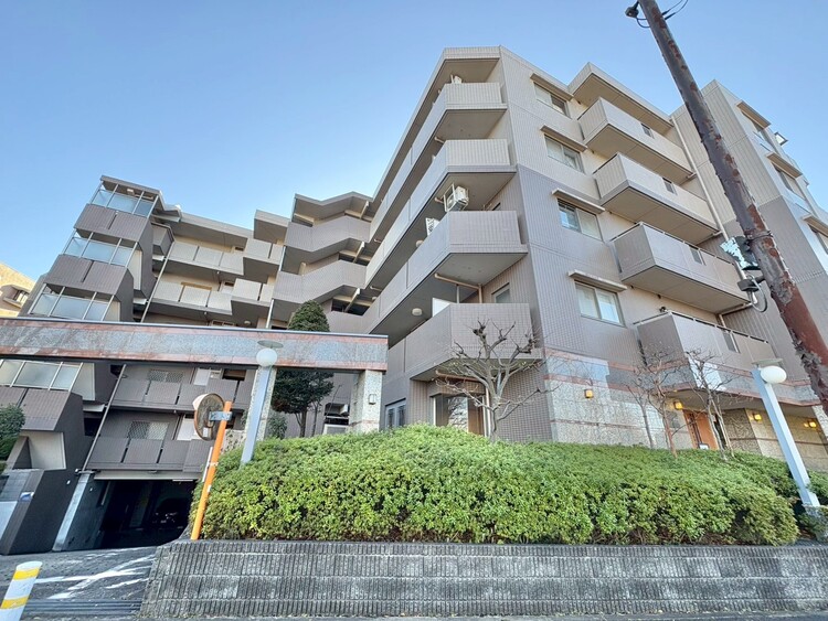 外観 現地に足をお運びいただいた際には、周辺散策などをお勧めいたします。