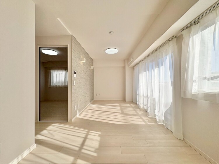 居間 飾り過ぎないシンプルな内装と偏り過ぎないデザインで統一しました。