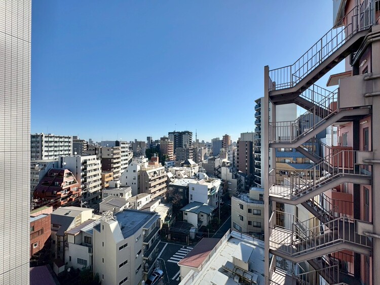 バルコニー 頬をなでる、優しい風を感じることが出来ます。