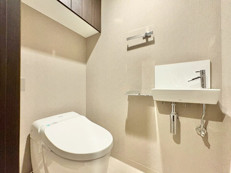 トイレ 暮らしの中のさりげないひとときの快適さにも、こだわりを、持って設備を配しております。