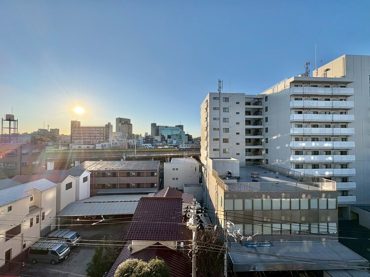 バルコニー 頬をなでる、優しい風を感じることが出来ます。